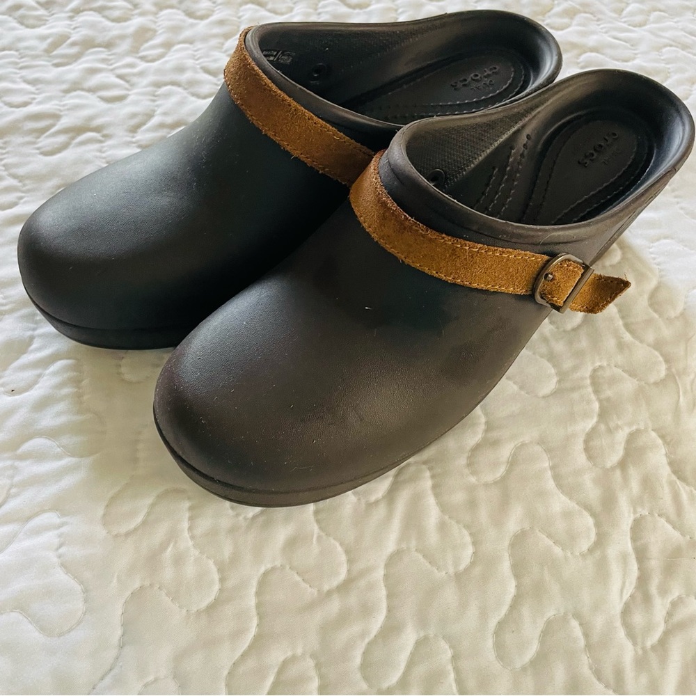 Crocs size 9 mules slip on